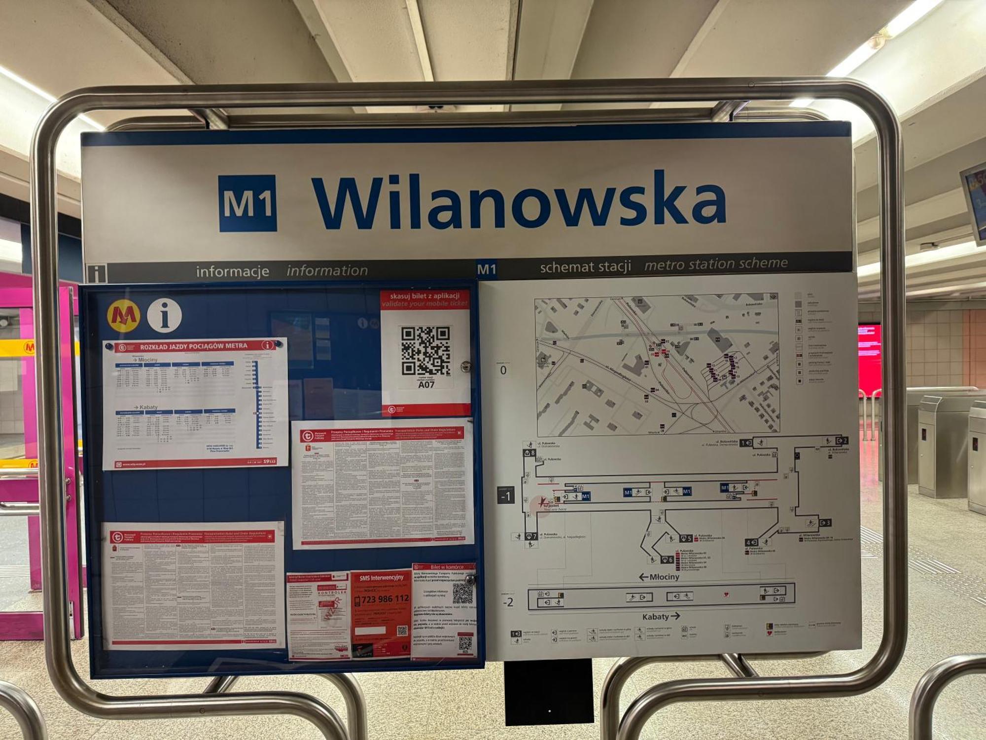 Metro Wilanowska Aparts Apartment Warsaw